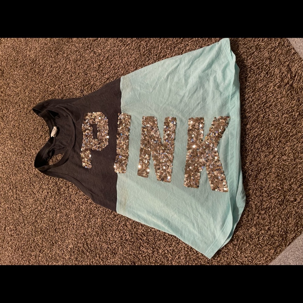 VS pink tank size M